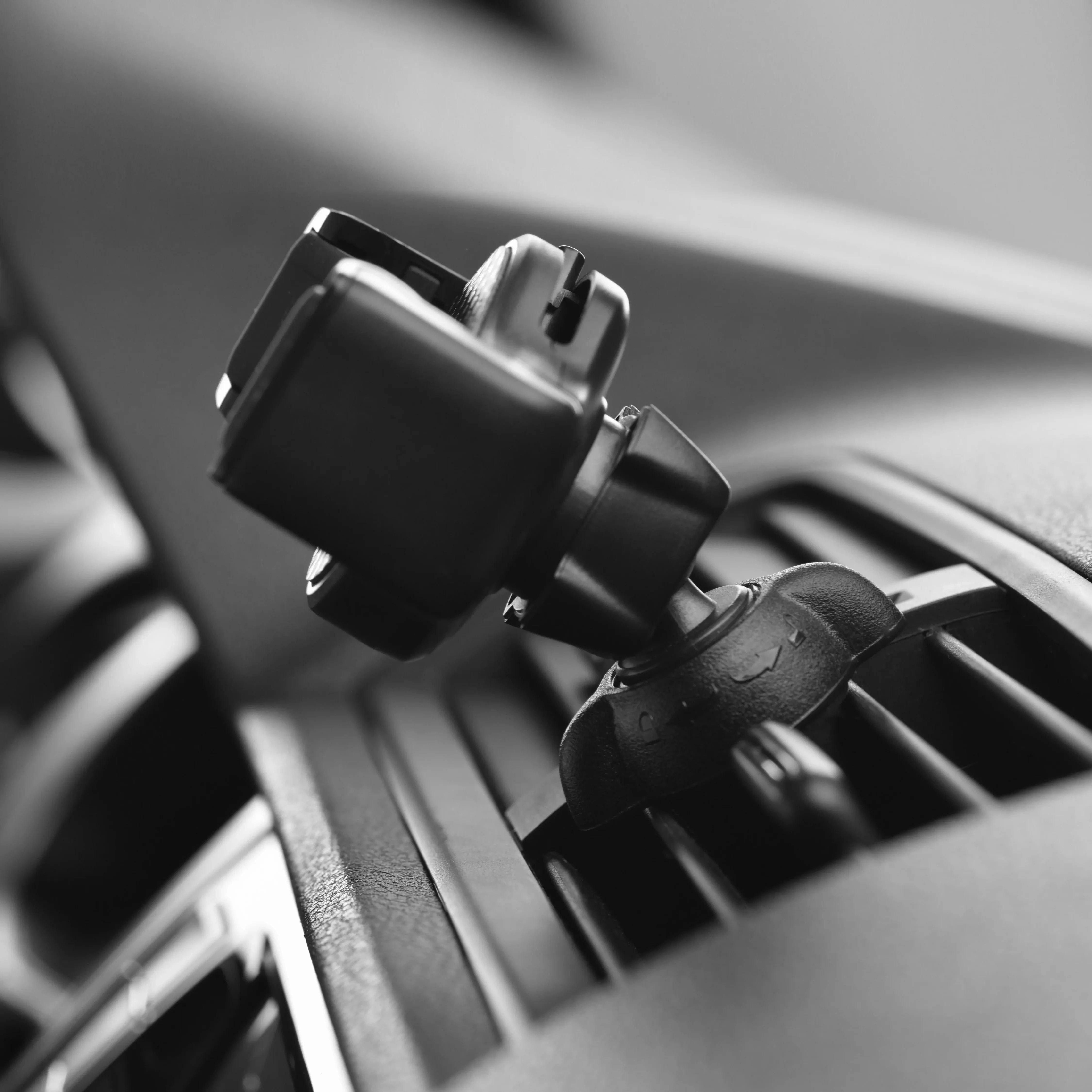 FORCELL AUTOHALTERUNG CARBON H-CF509 magnetisch zum Einlassgitter