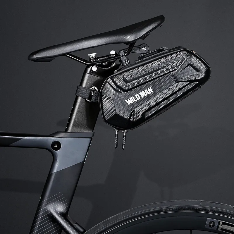 WILDMAN traveling bag under bike saddle with zipper 1,2L XT7 black